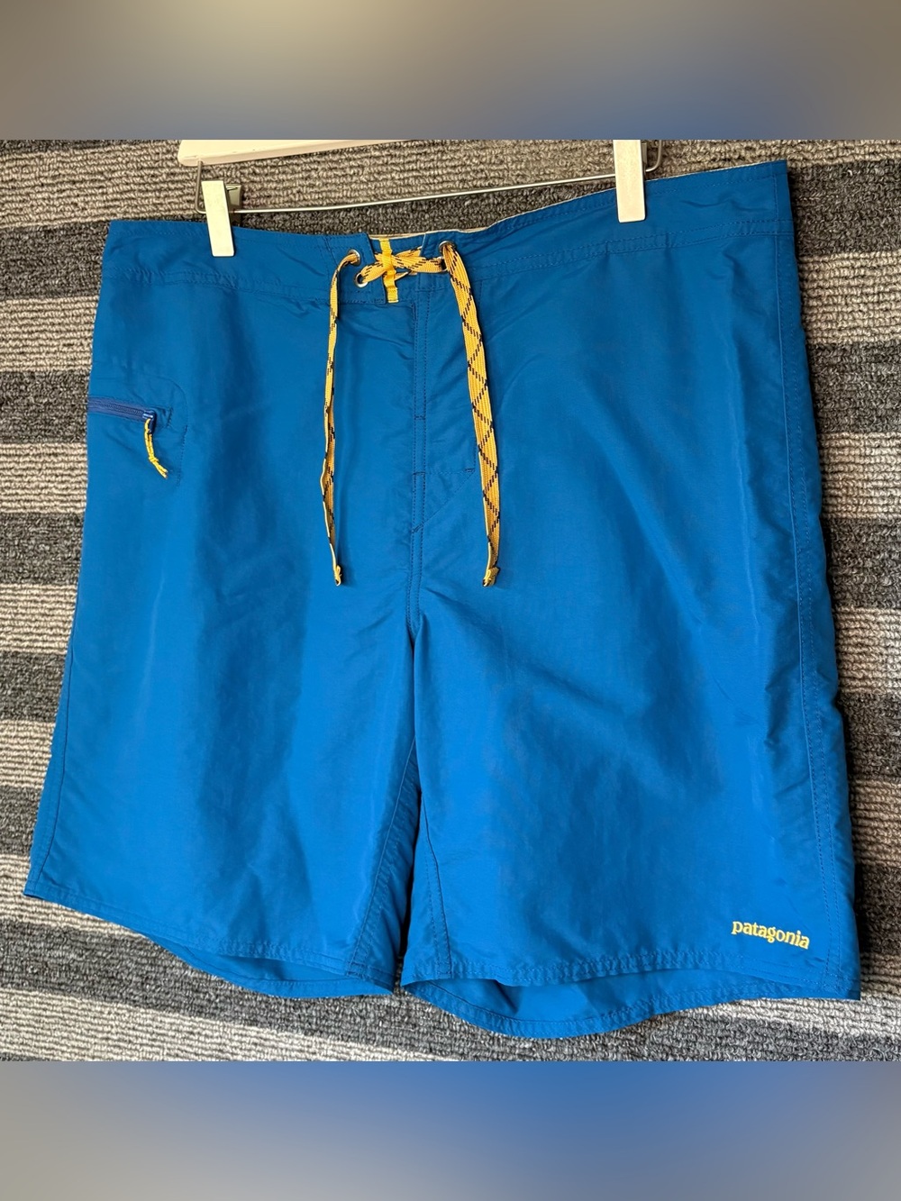 Patagonia Blue Swim Board Shorts with Yellow Drawstring Men’s 36 EUC